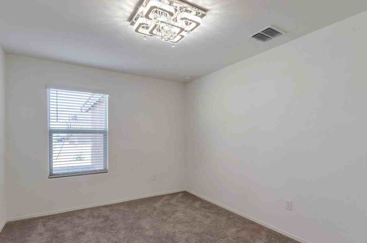 9221 N Peridot Vista Ave, Tucson, AZ 85742 3 Bedroom House for 1,950