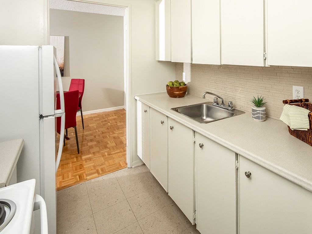 The Oaks Apartments 2995 Albion Rd N, Ottawa, ON K1V 8Z2 Zumper