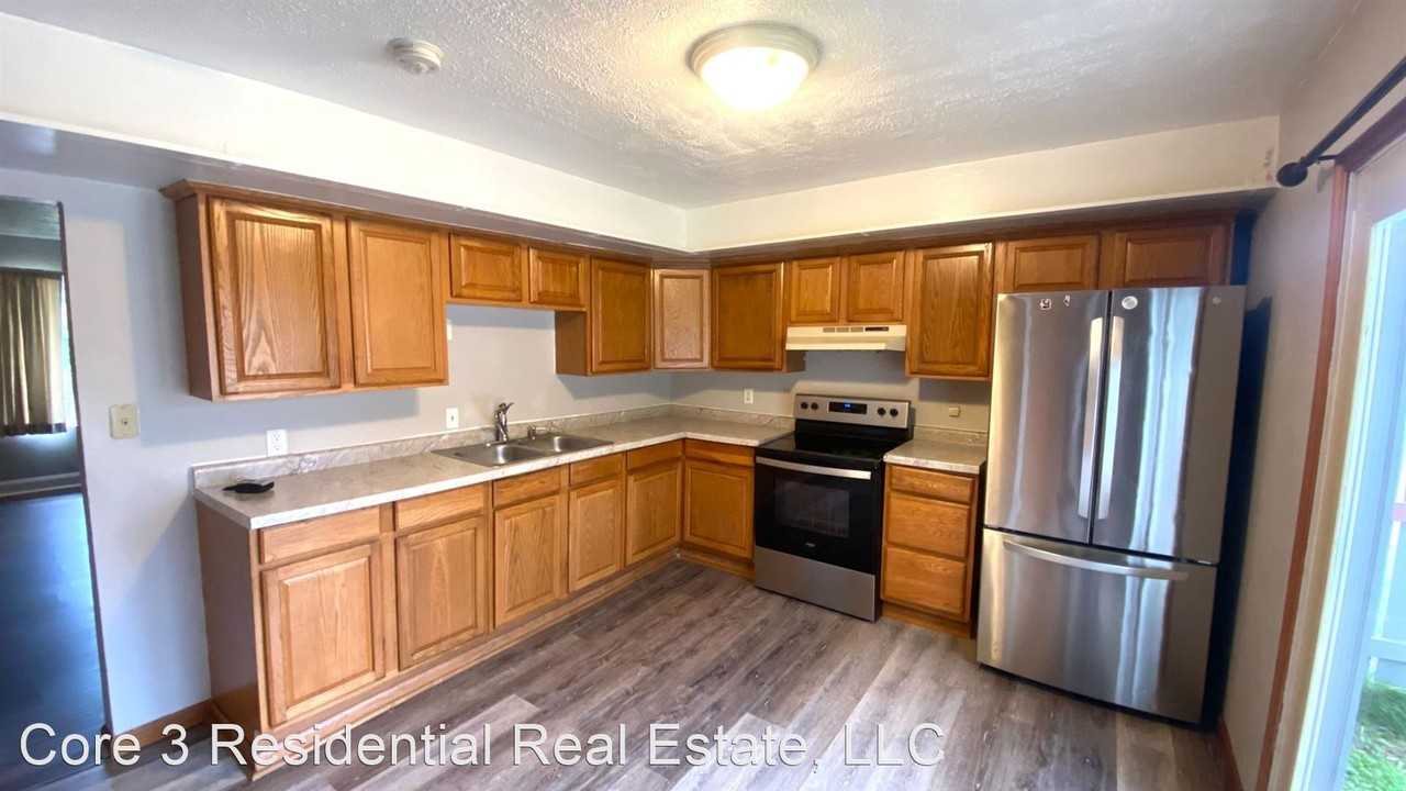 22212227 StoneyBrook Road Apartments 2221 Stoneybrook Rd, Pekin, IL