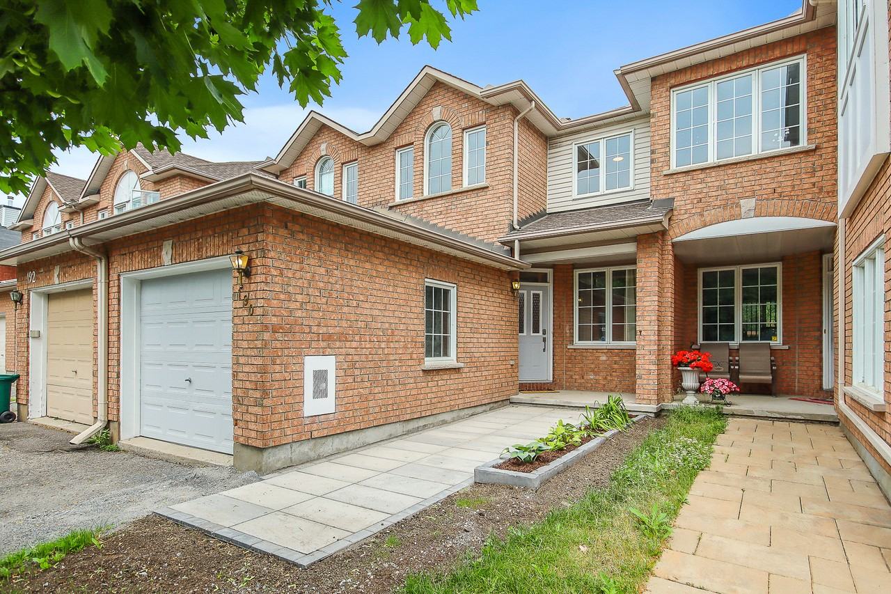 190 Forestglade Crescent, Hunt Club Park Apartments 190 Forestglade