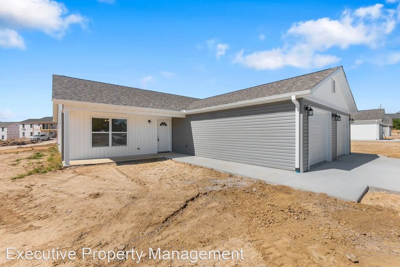 849/851 Highland Point Dr Apartments in Jackson, MO 63755 Zumper