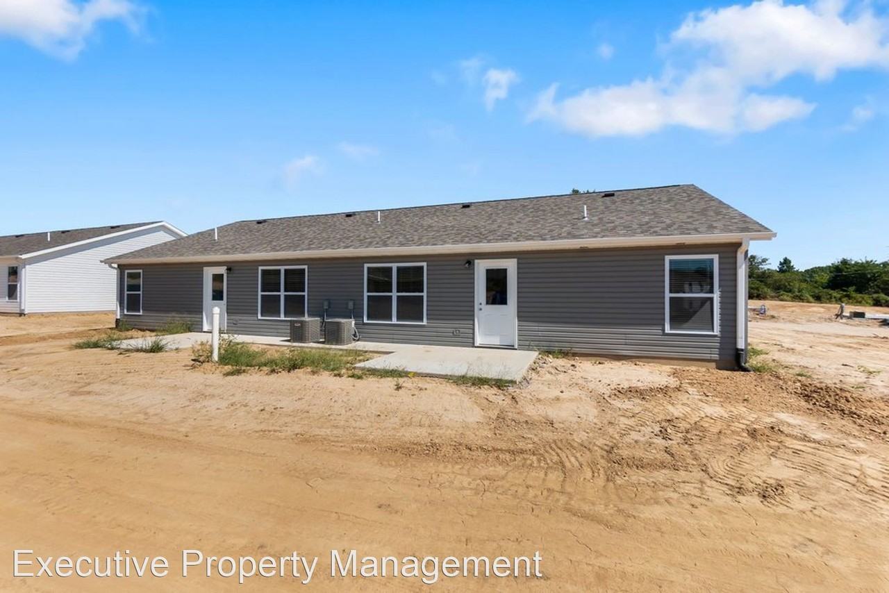 849/851 Highland Point Dr Apartments in Jackson, MO 63755 Zumper