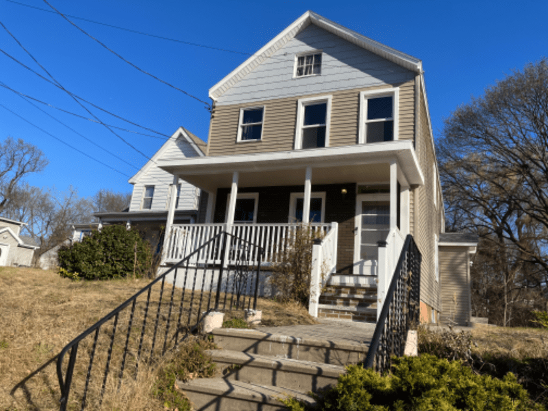 31 Sand Creek Rd 1stFL, Colonie, NY 12205 2 Bedroom Apartment for