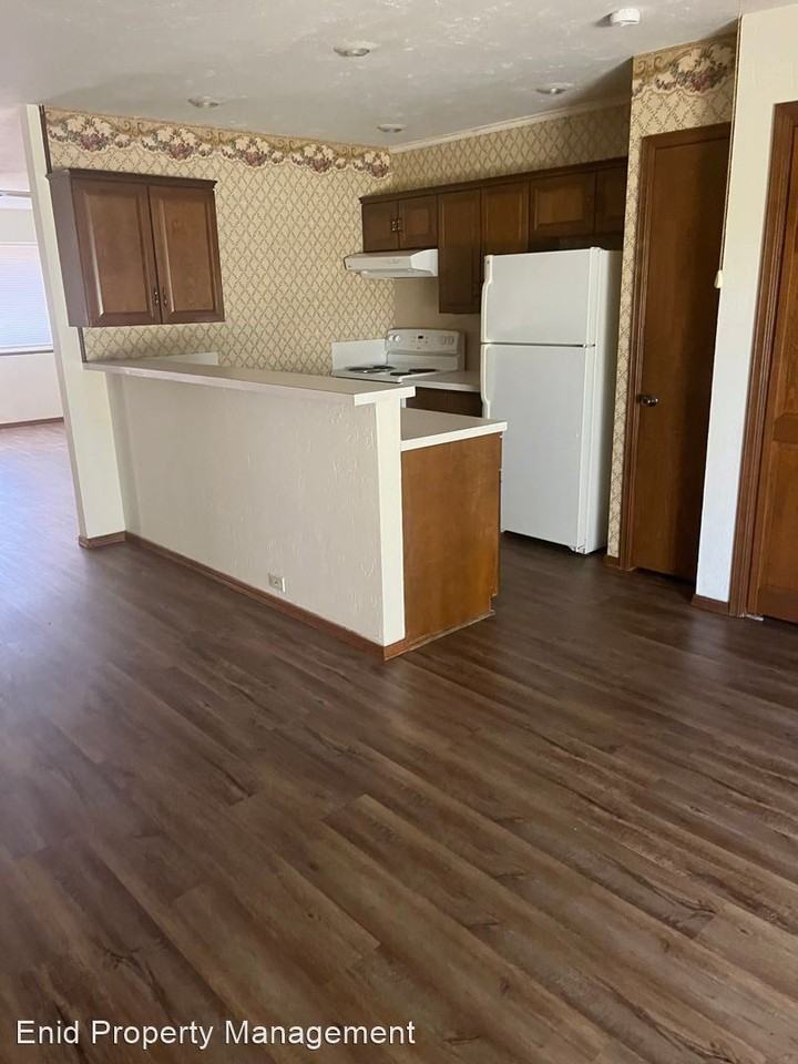 1810 Surrey Ln, Enid, OK 73703 2 bedroom House Rental Zumper