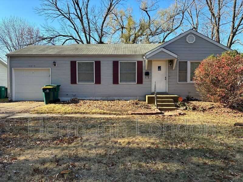 10215 Tappan Dr, Bellefontaine Neighbors, MO 63137 3 Bedroom House for