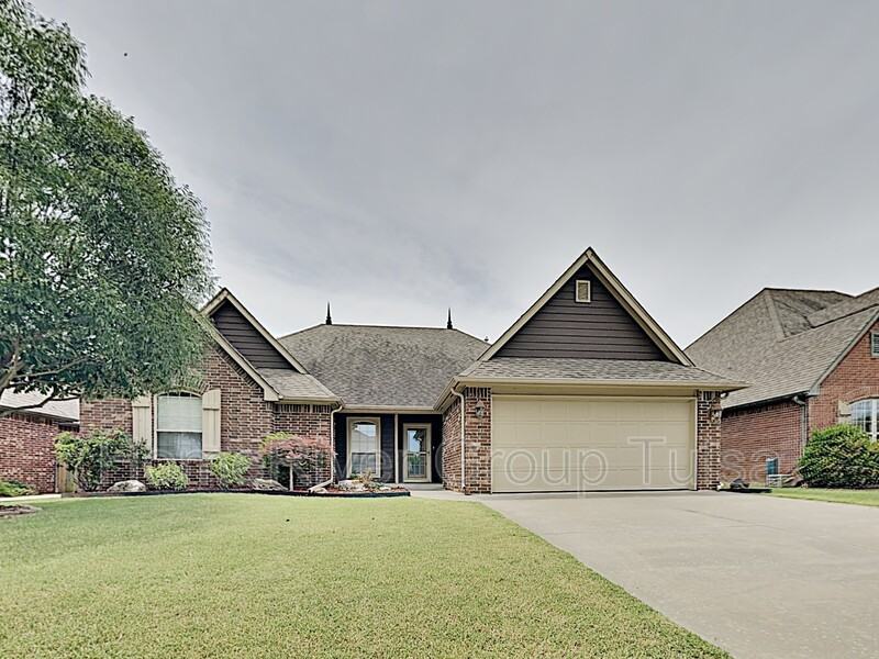 3178 E 144th Pl S, Bixby, OK 74008 3 Bedroom House for 1,975/month