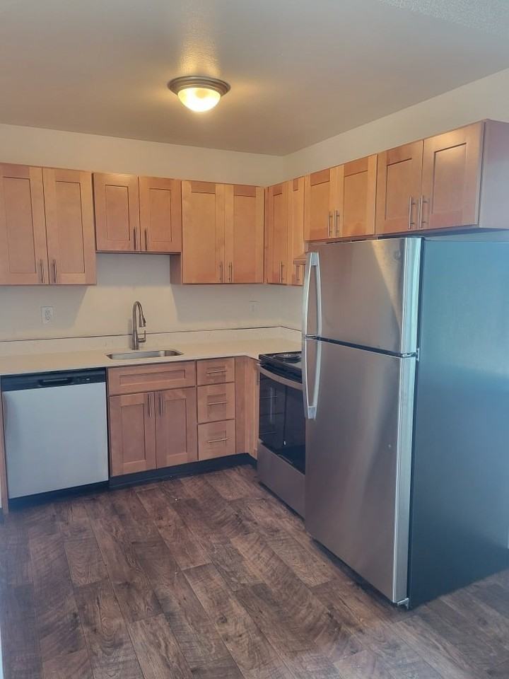 Carleton Terrace Apartments 4725 Sw Luradel St, Portland, OR 97219