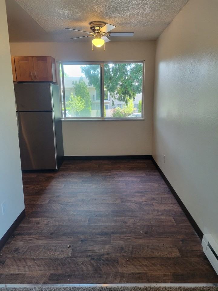 Carleton Terrace Apartments 4725 Sw Luradel St, Portland, OR 97219