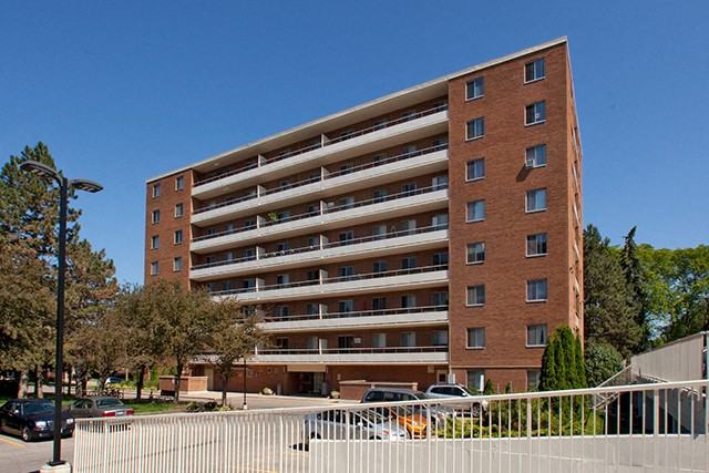 St. Lawrence Village Apartments 3 Leaside Dr, St. Catharines, ON L2M