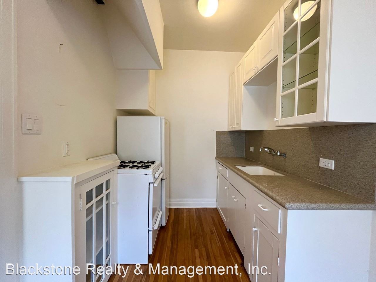 933 Ocean Ave Apartments in WilshireMontana, Santa Monica, CA 90403