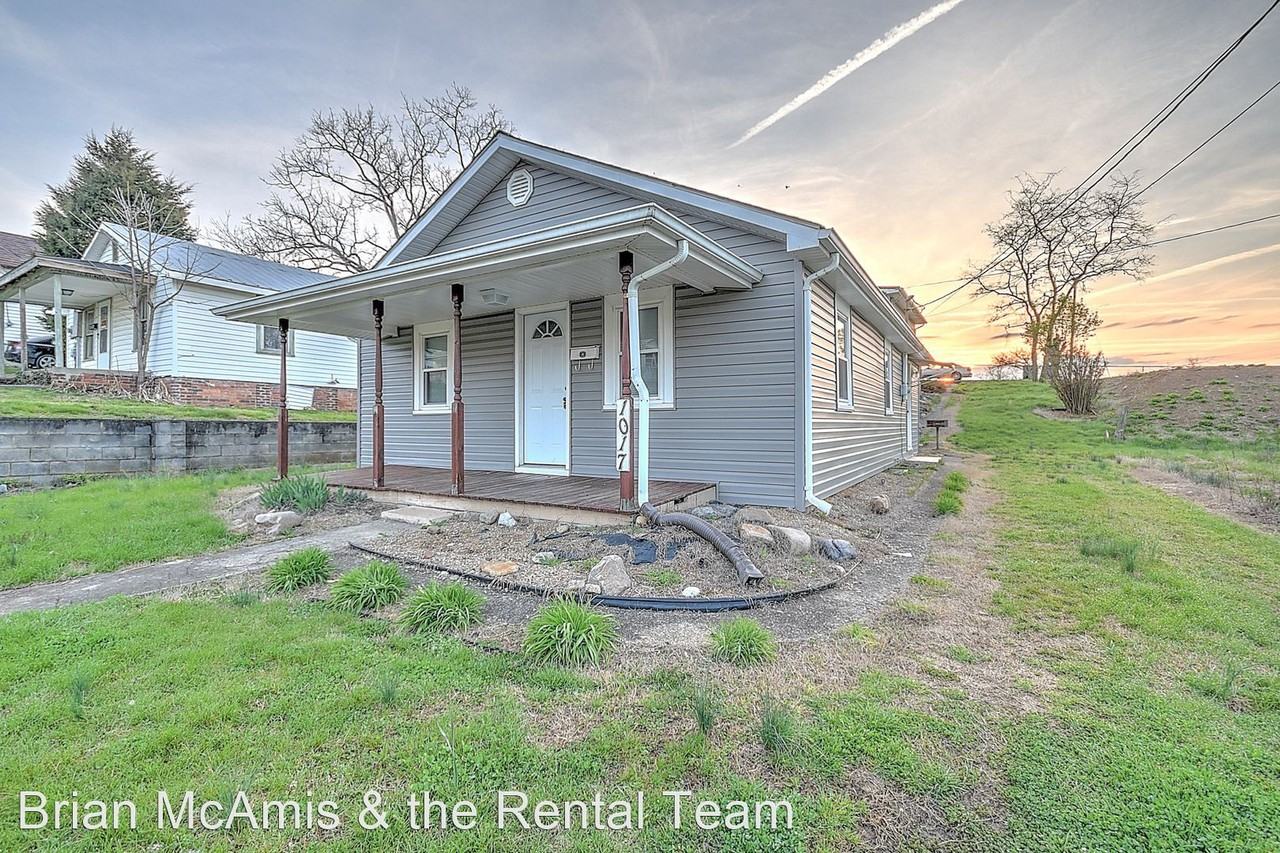 1017 Fairview Ave, Kingsport, TN 37660 2 Bedroom House for 900/month