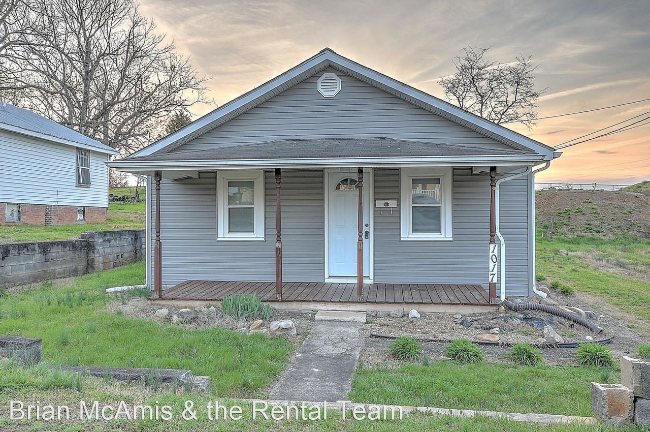 1017 Fairview Ave, Kingsport, TN 37660 2 Bedroom House for 900/month