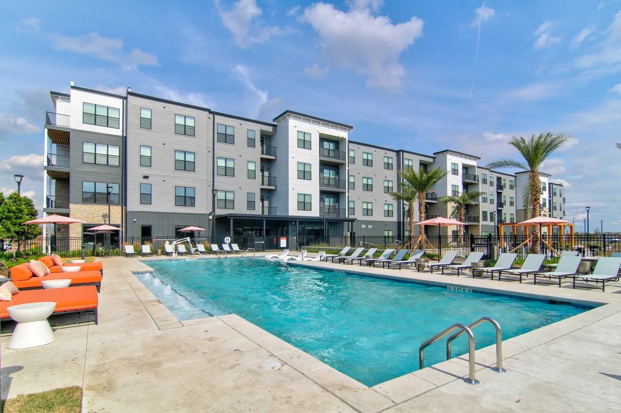 Apartments for Rent In Oak Hills Place, LA Find 56 Condos & Other Rentals