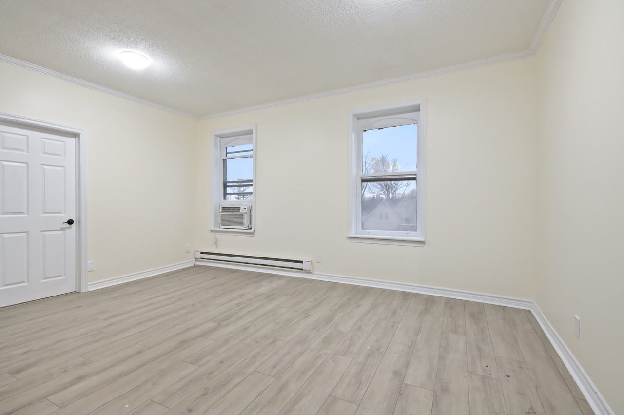 6594 Fourth Line Road Unit 5, NEWLY RENOVATED Apartments 6594 4th