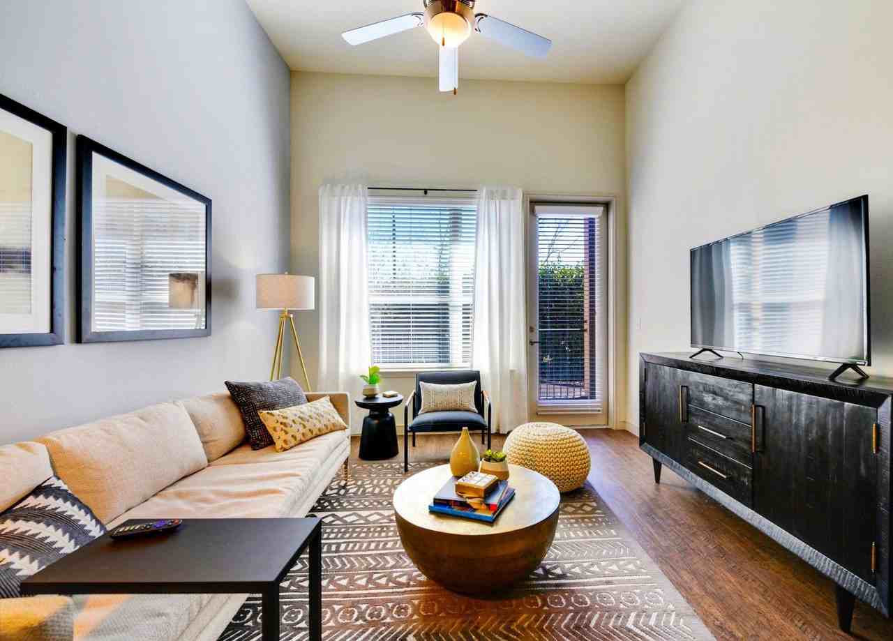 South Side Flats Apartments 1210 Botham Jean Blvd, Dallas, TX 75215