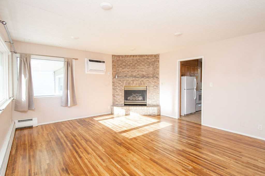 206 5th Ave E 1, West Fargo, ND 58078 4 Bedroom House for 1,850/month