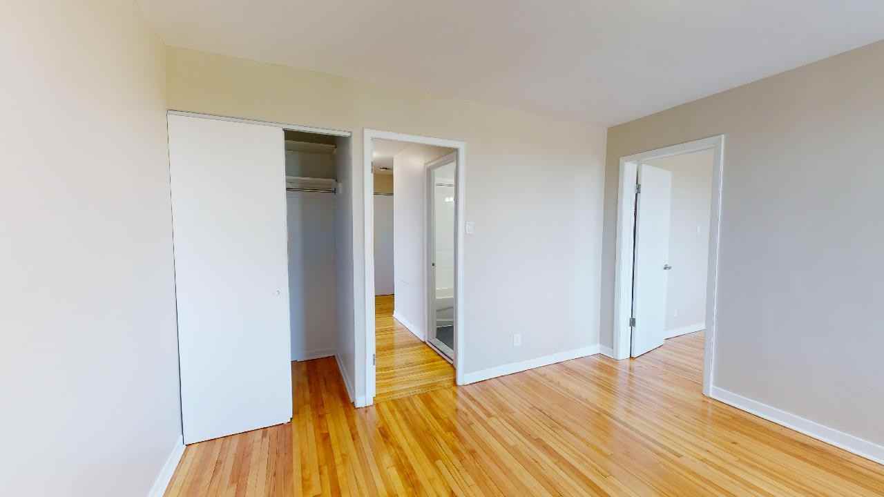 Trent & Kingsley Apartments 5550 Av Trent, Côte SaintLuc, QC H4W 2B9