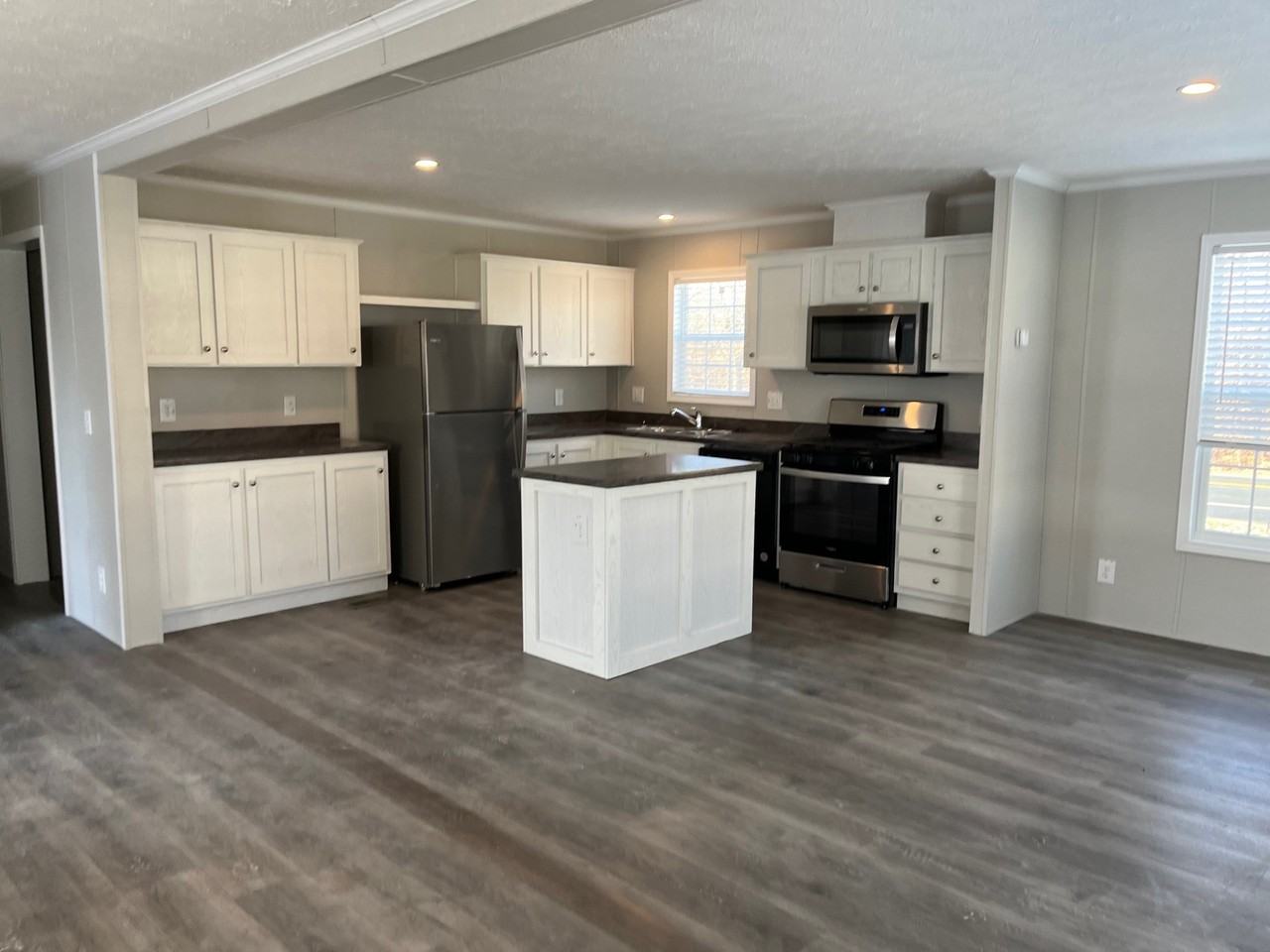 41 Bee Jay Dr 41, Lansing, MI 48906 3 Bedroom House for 1,399/month