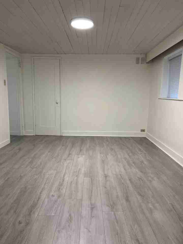 1055 10th Ave W, Vancouver, BC V6H 1H9, CAN 3 unit Rentals Zumper