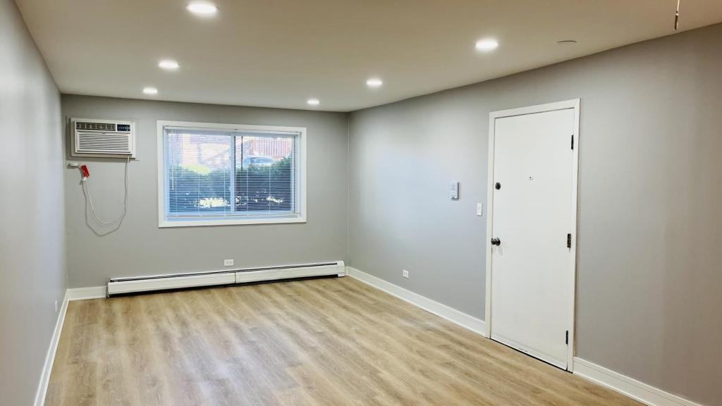 539 Brookside Dr, Westmont, IL 60559 2 Bedroom Apartment for 1,700