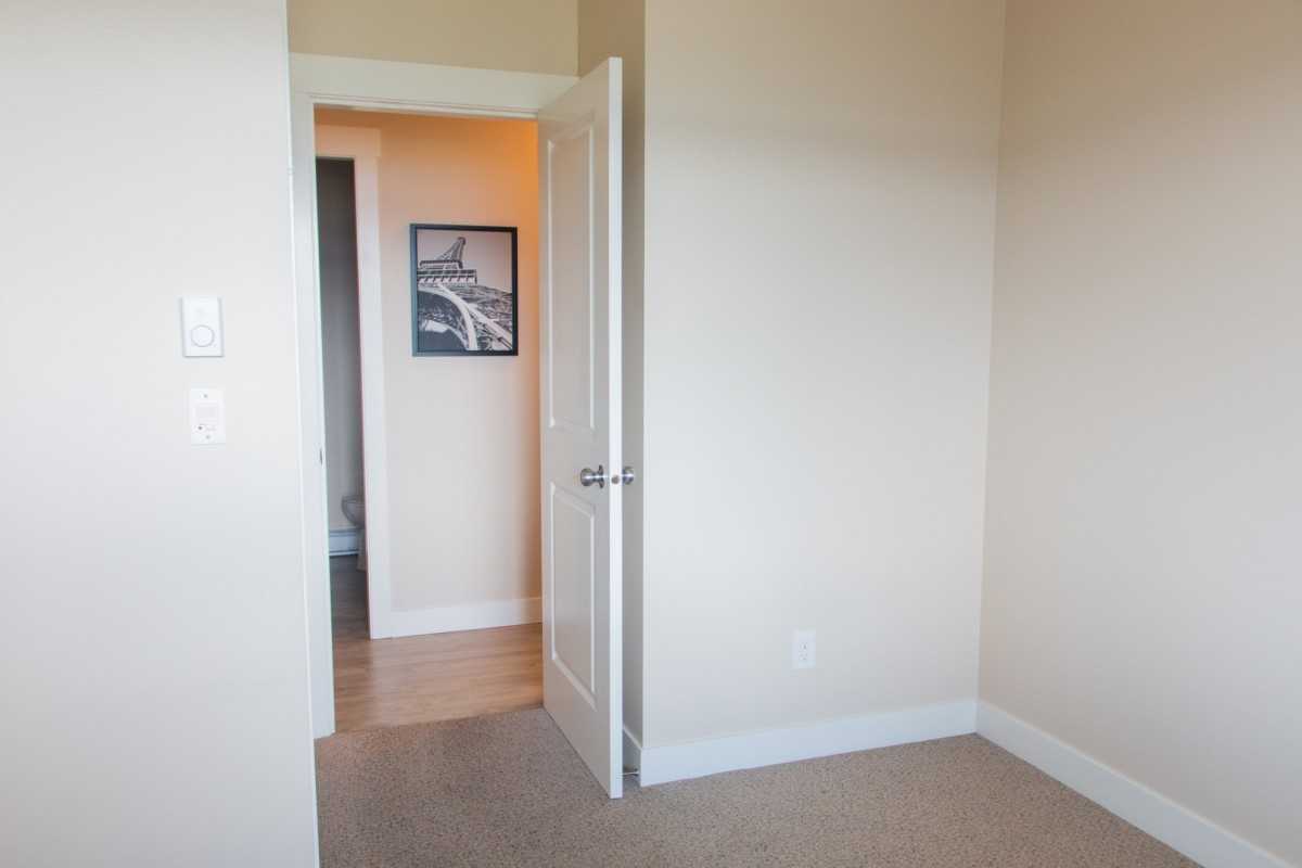 2414 Mount Baldy Dr, Kelowna, BC V1V None 1 Bedroom Condo for 1,050