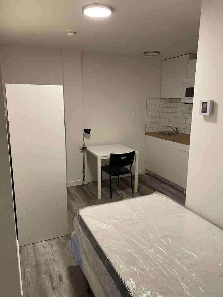 1034 Rue Sherbrooke Est 123, Montréal, QC H2L 1L5 Studio Apartment for