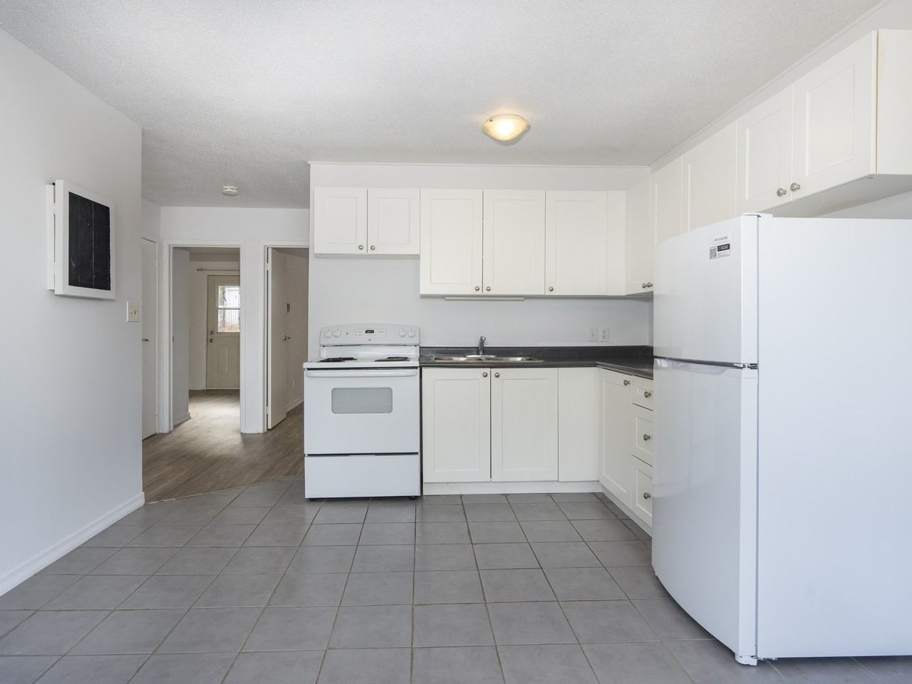 Hunters Bay Apartments 4 & 4 Yonge Street North, Huntsville, ON P1H