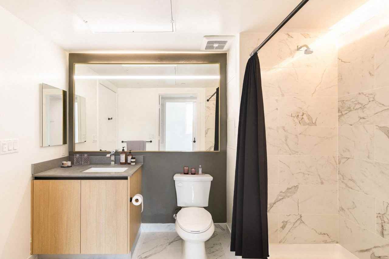 Gillis House Apartments 5570 Melrose Ave, Los Angeles, CA 90038 Zumper