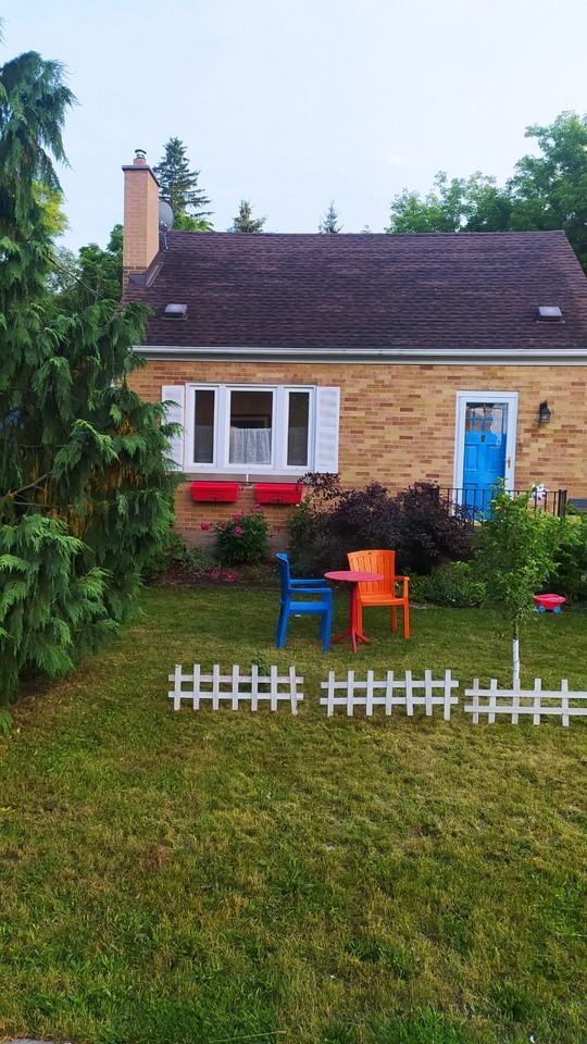 7 Beverley St 1, Waterloo, ON N2L 2H5 3 Bedroom House for 2,600/month