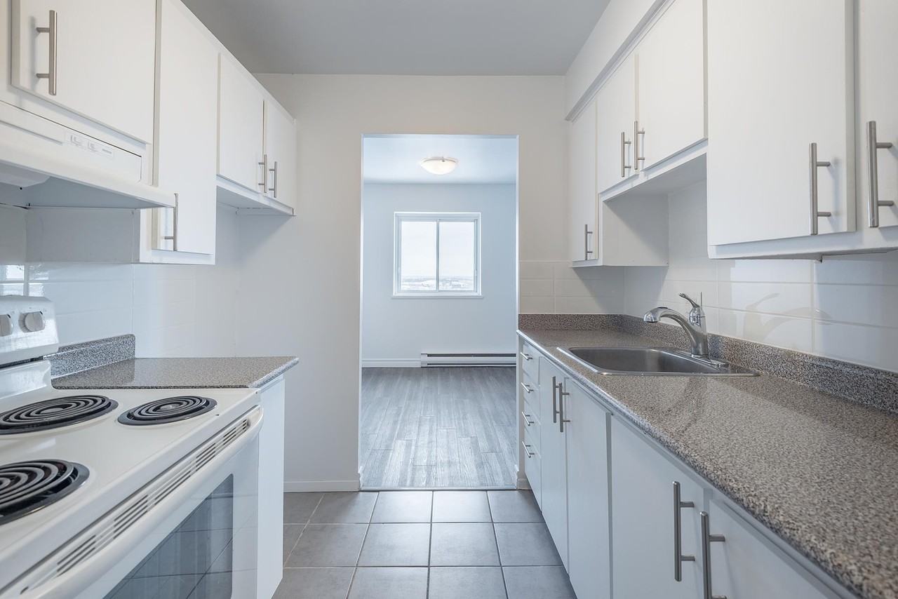 2525 Cavendish Apartments 2725 Boul Cavendish, Montréal, QC H4B None