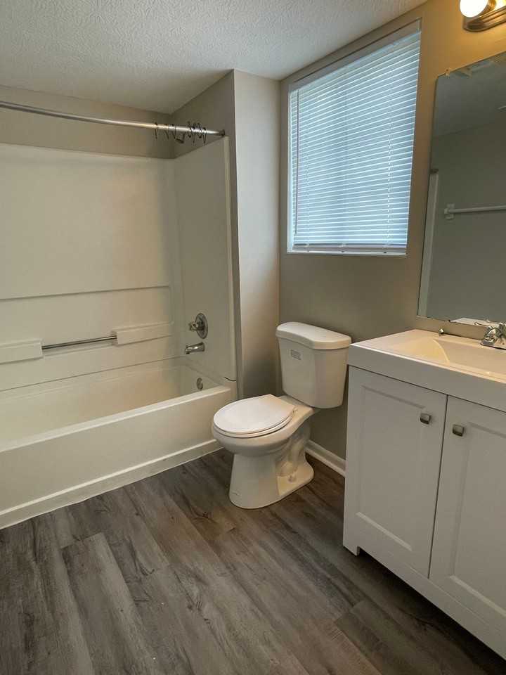 Somerset Place Apartments 3700 Lifestyle Blvd, Columbus, OH 43219