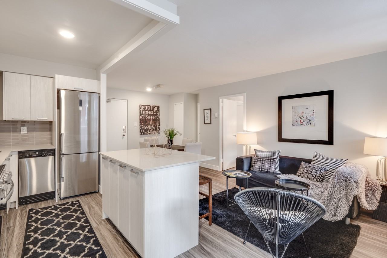 41 Dundonald Street Apartments 41 Dundonald St, Toronto, ON M4Y 1K6