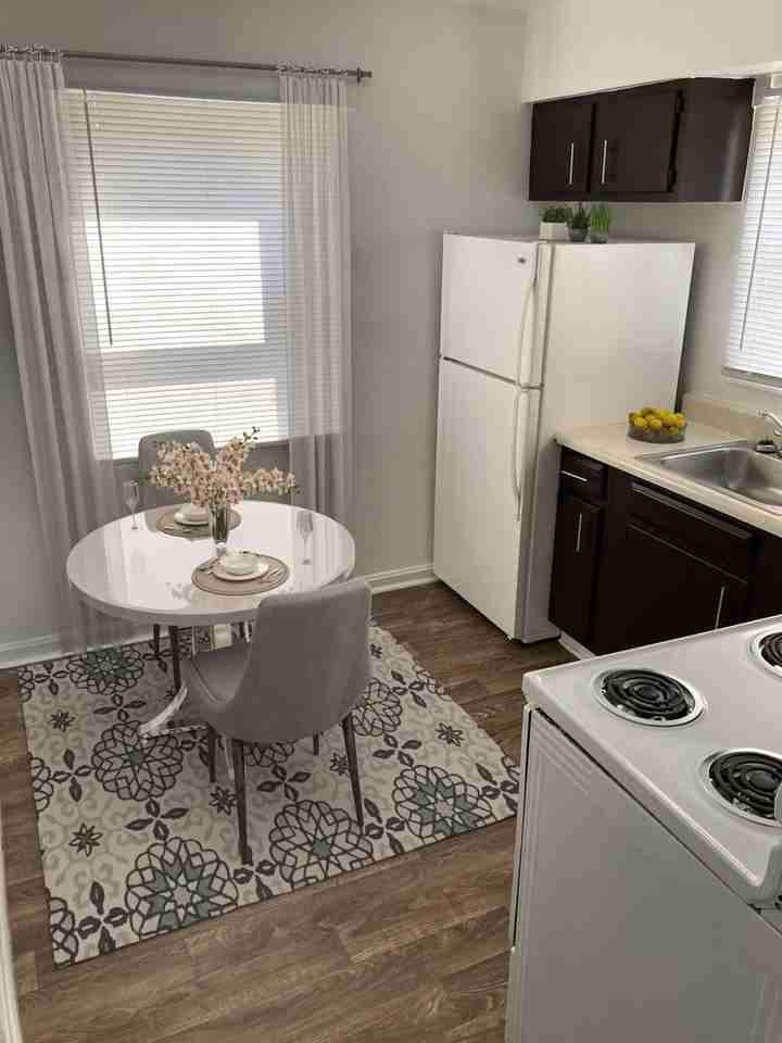 Colonial Manor Apartments 1717 Lodge Ave, Evansville, IN 47714 Zumper