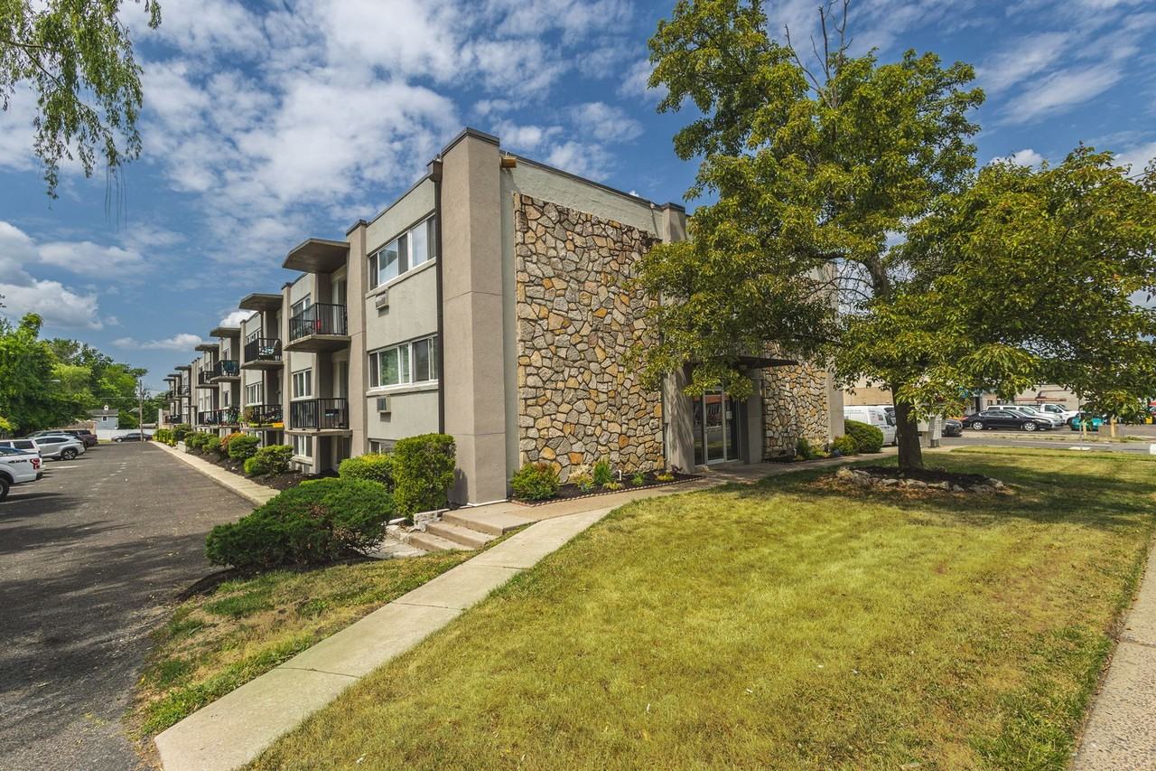 309 N White Horse Pike, Somerdale, NJ 08083 1 Bedroom Apartment for