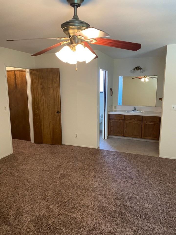 Remington Arms Apartment Homes Apartments 1731 Rodgers Rd, Hanford