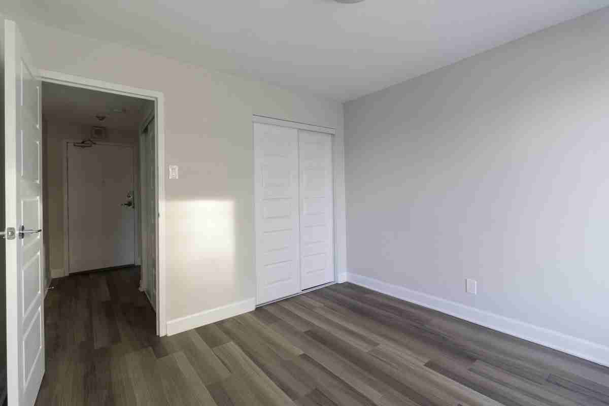 3474 Hutchison Apartments 3474 Rue Hutchison, Montréal, QC H2X 2G7