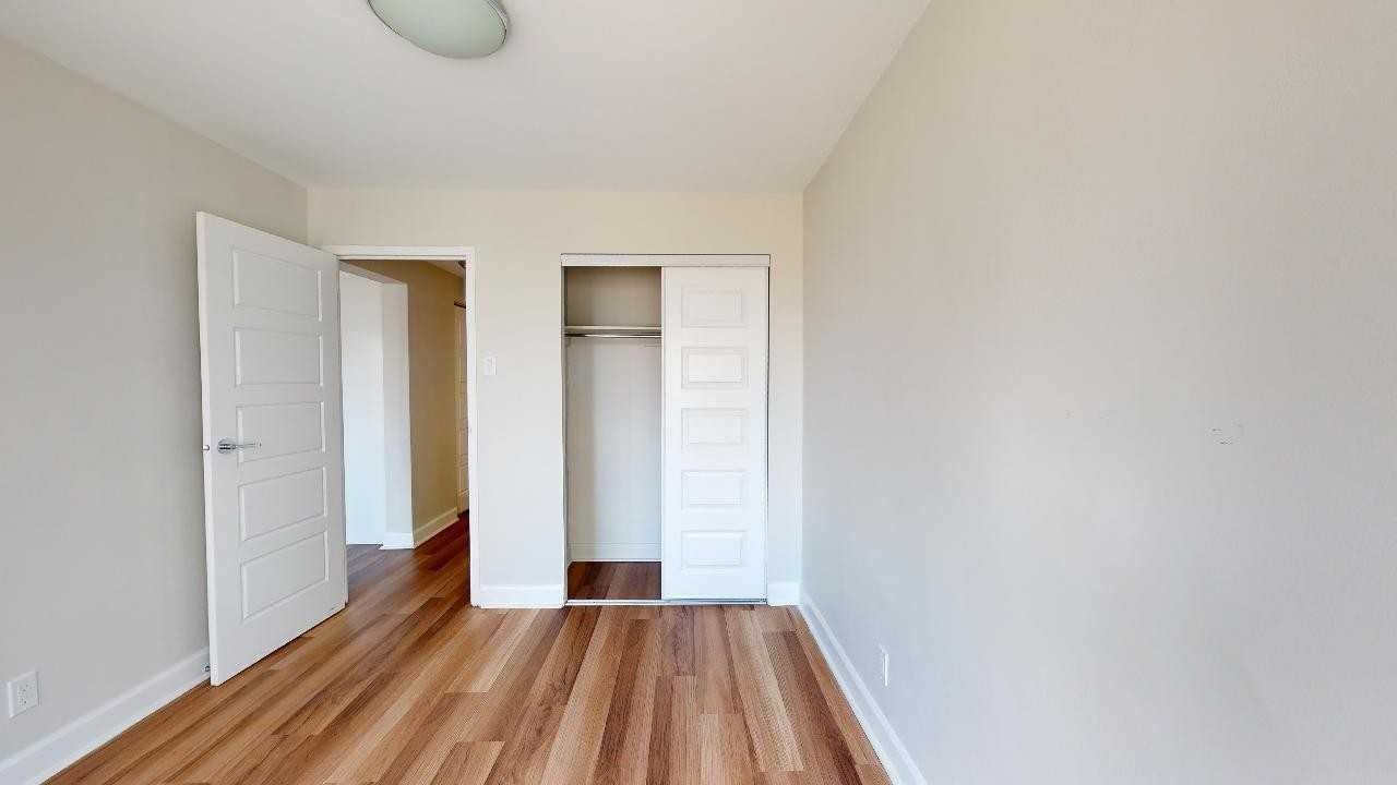 3474 Hutchison Apartments 3474 Rue Hutchison, Montréal, QC H2X 2G7