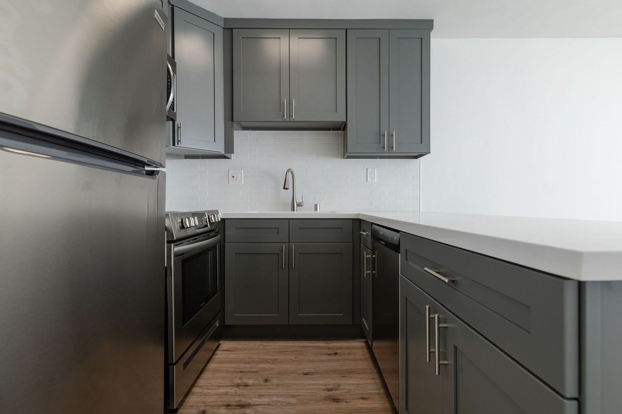 1 & 2 Bedroom Apartment in KoreaTown, Los Angeles with Balcony Apartments 410 & 414 Manhattan