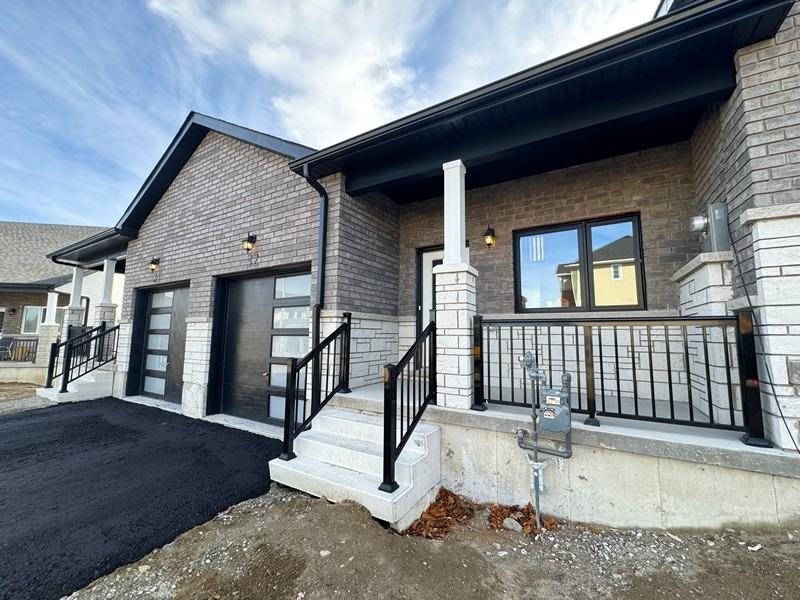 32 Lahey Cres. Apartments 32 Lahey Cres, ON L9M 0W1