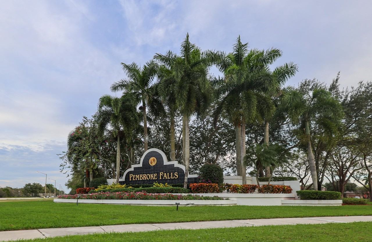 13079 NW 23 St Street, Pembroke Pines, FL 33028 5 Bedroom House for