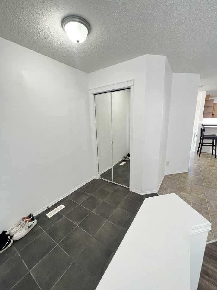 250 Prestwick Circle Southeast, Calgary, AB T2Z 3X5, CAN 3 bedroom