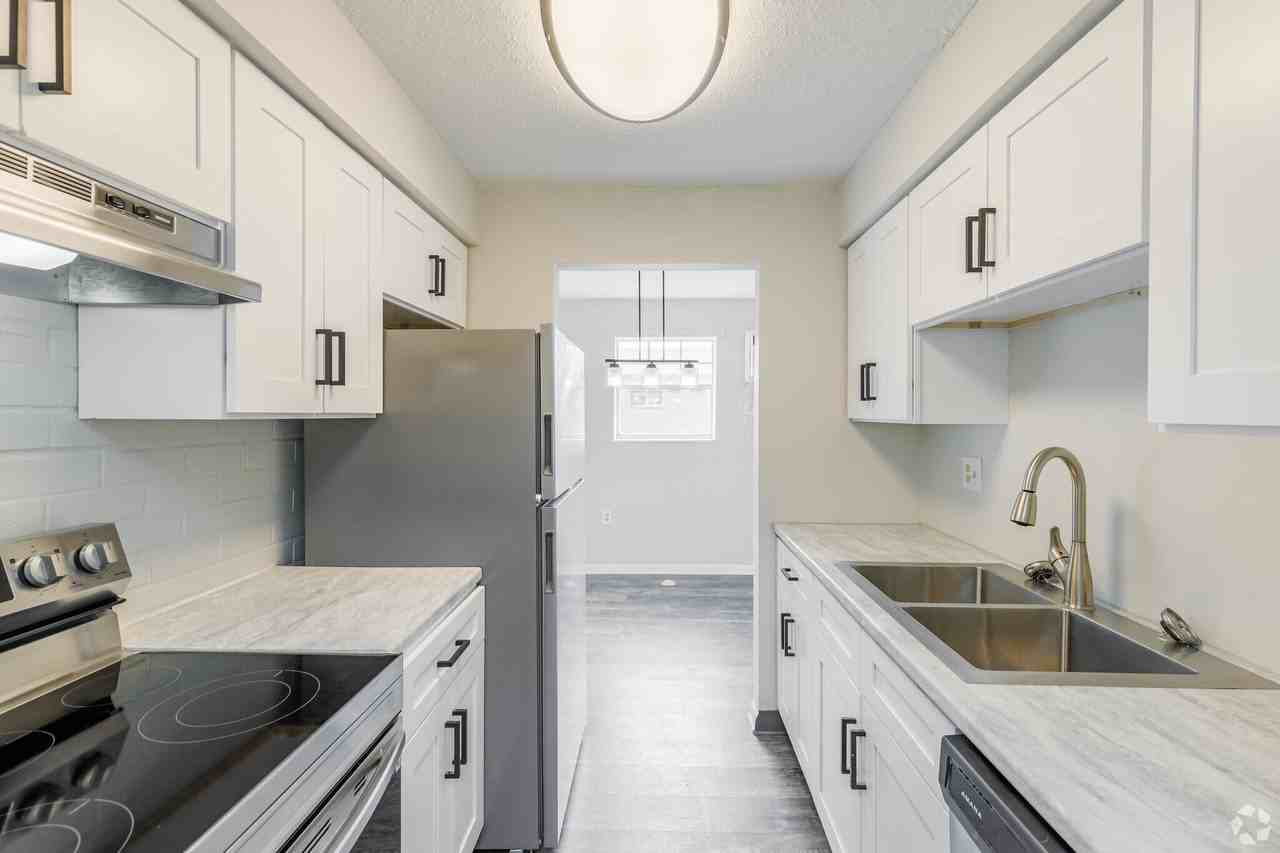 West Hills Village Apartments 154 W Hills Dr, Greensburg, PA 15601