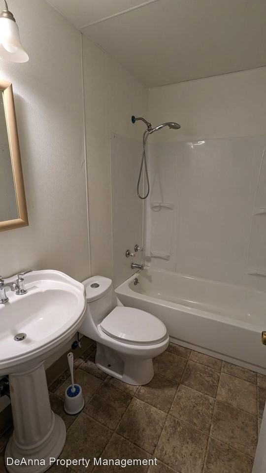 Brookpark Rd Apartments in Brooklyn Heights, Brooklyn Heights, OH 44109