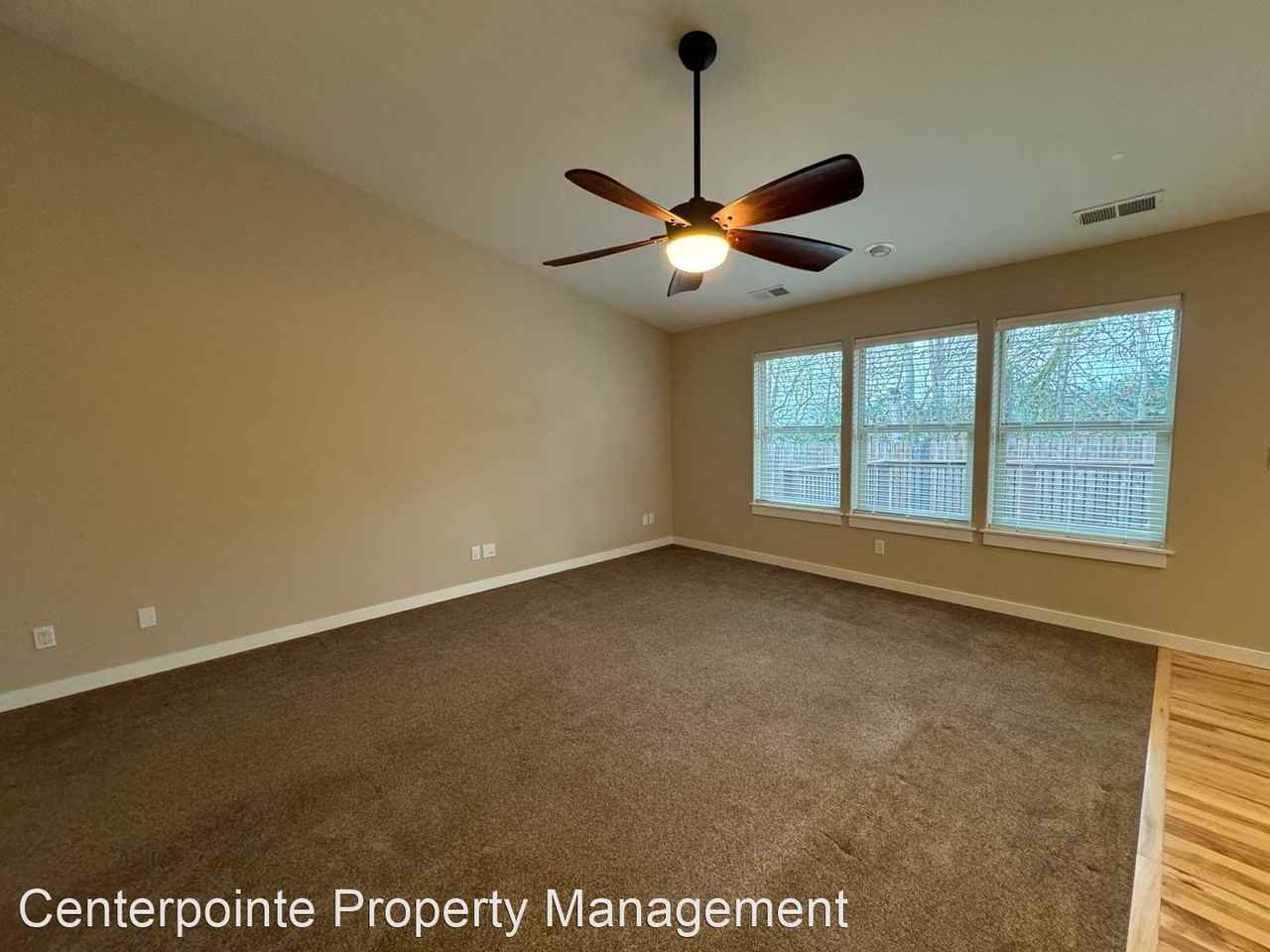 1540 W Tarragon Dr, Roseburg, OR 97471 3 Bedroom House for 2,200/month