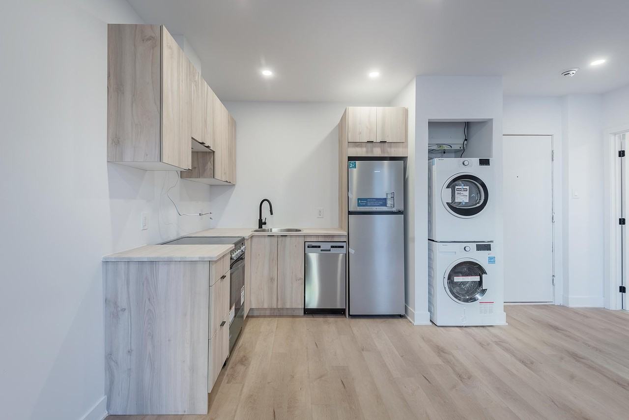 1221 Saint Hubert Apartments 1421 Rue SaintHubert, Montréal, QC H2L