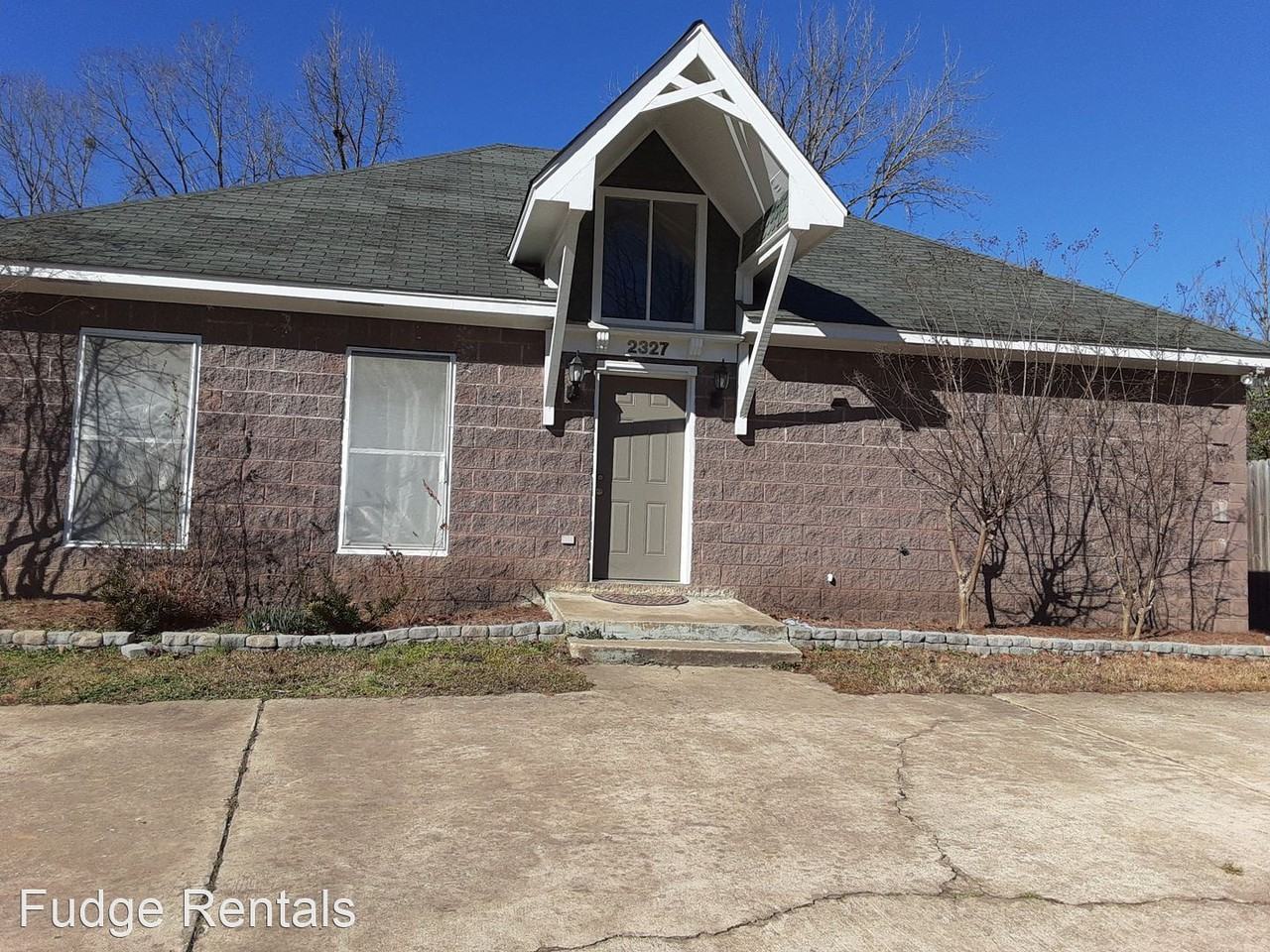 2317A2327 University Ave Apartments University Ave, Oxford, MS 38655