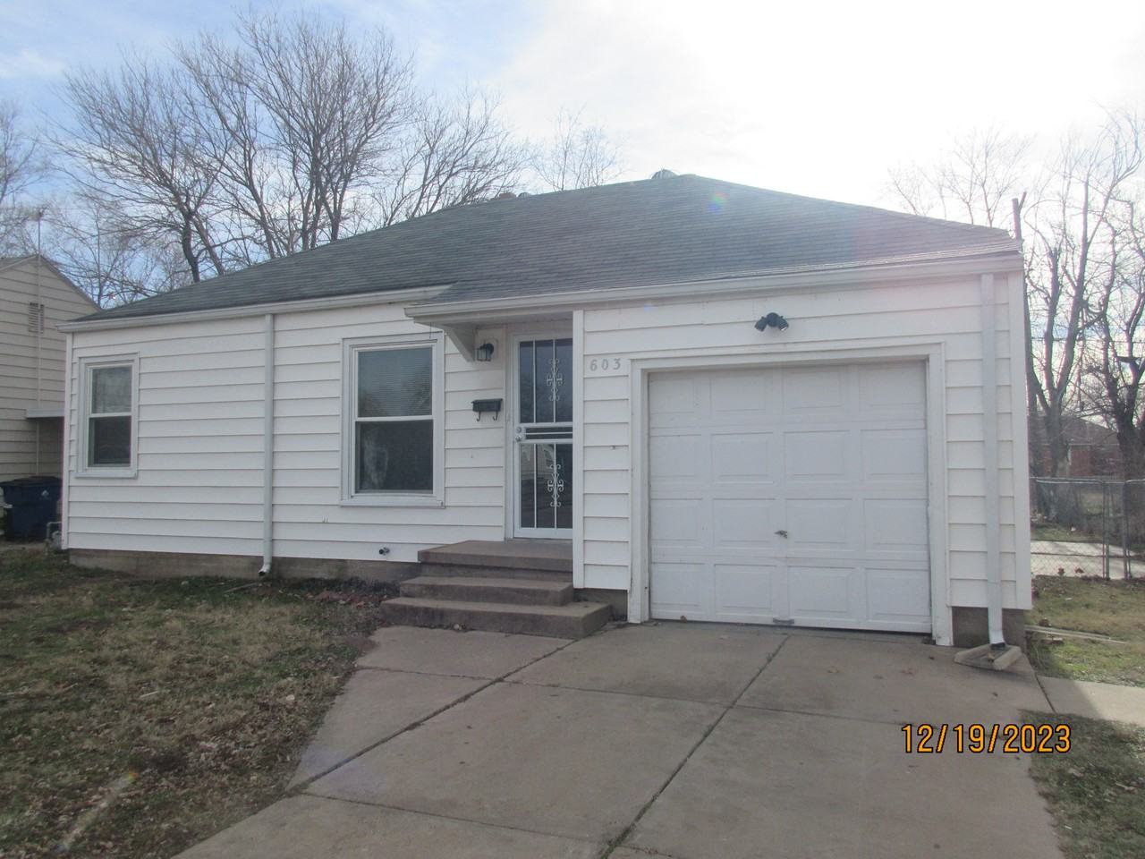 603 W Kinkaid St, Wichita, KS 67213 3 Bedroom House for 1,095/month