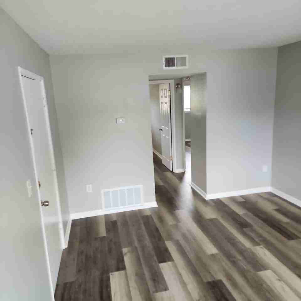 Woodbrook Apartments 4902 Saddlebrook Ln, Louisville, KY 40216 Zumper