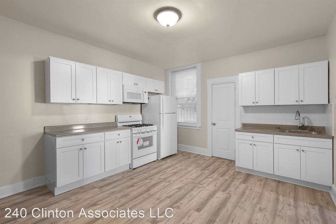 240 Clinton Terrace Apartments 240 Clinton Ter, Lyndhurst, NJ 07071