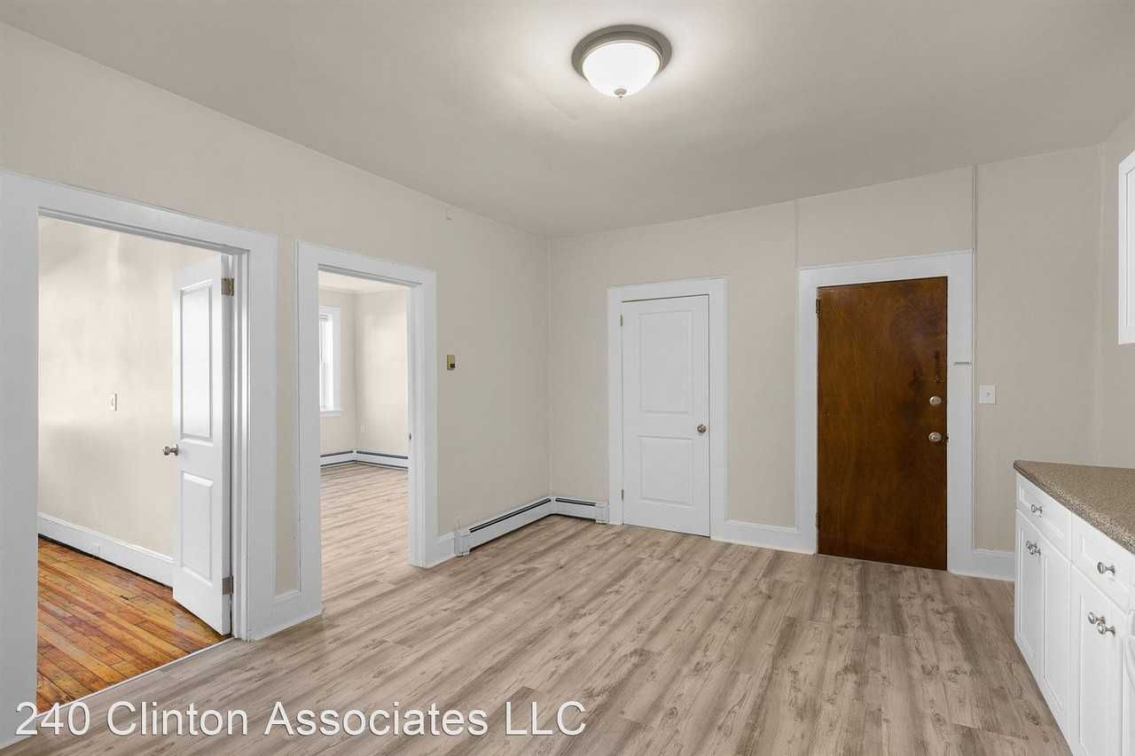 240 Clinton Terrace Apartments 240 Clinton Ter, Lyndhurst, NJ 07071